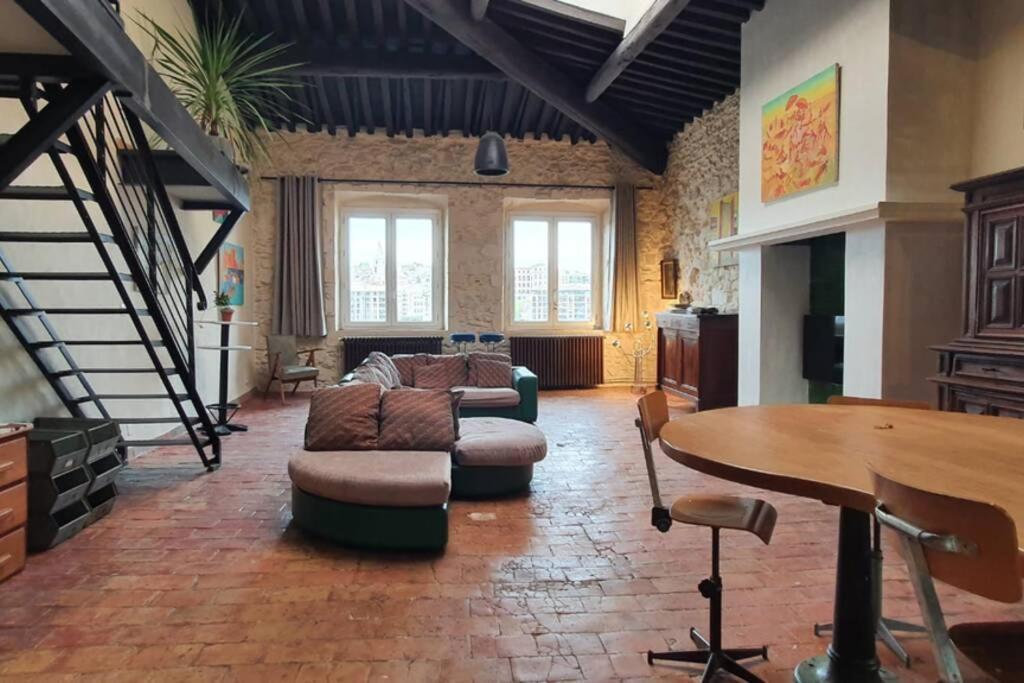 Grand Loft En Plein Coeur Du Vieux-Port Apartment Marseille Bagian luar foto